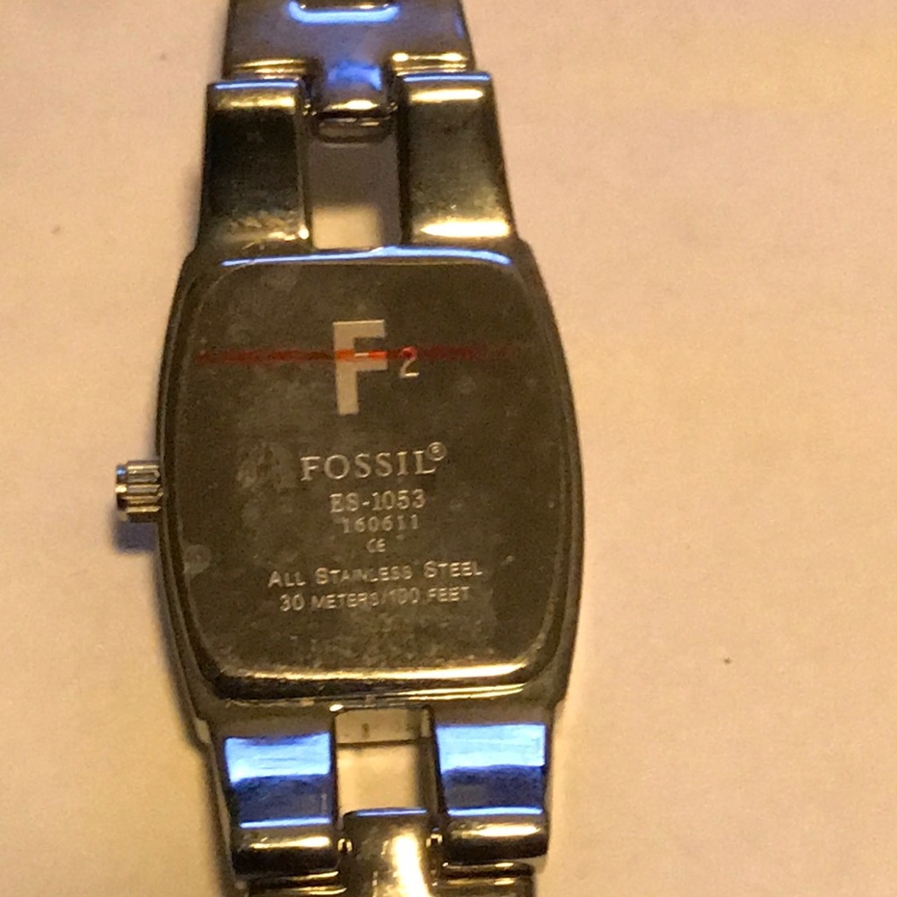 Fossil Silver Tone Wristwatch. Os - image 4